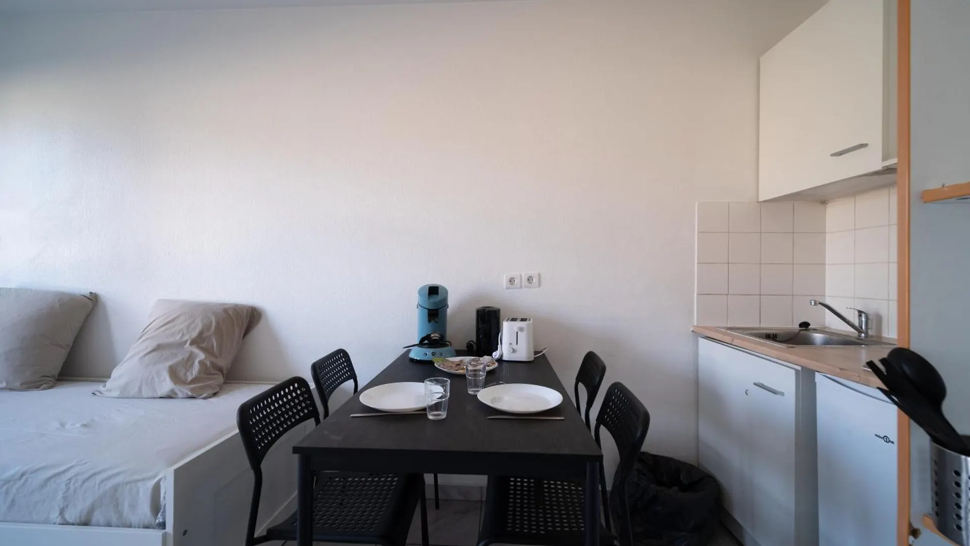 Appartement Tout Equipe A 6Min De St Charles Marseille 0*,  France