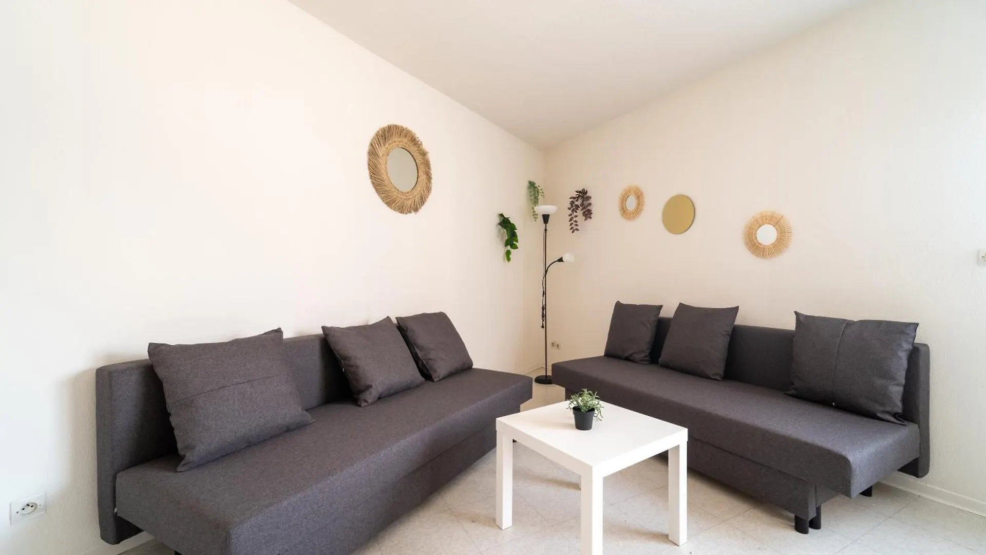Appartement Tout Equipe A 6Min De St Charles Marseille 0*,  France