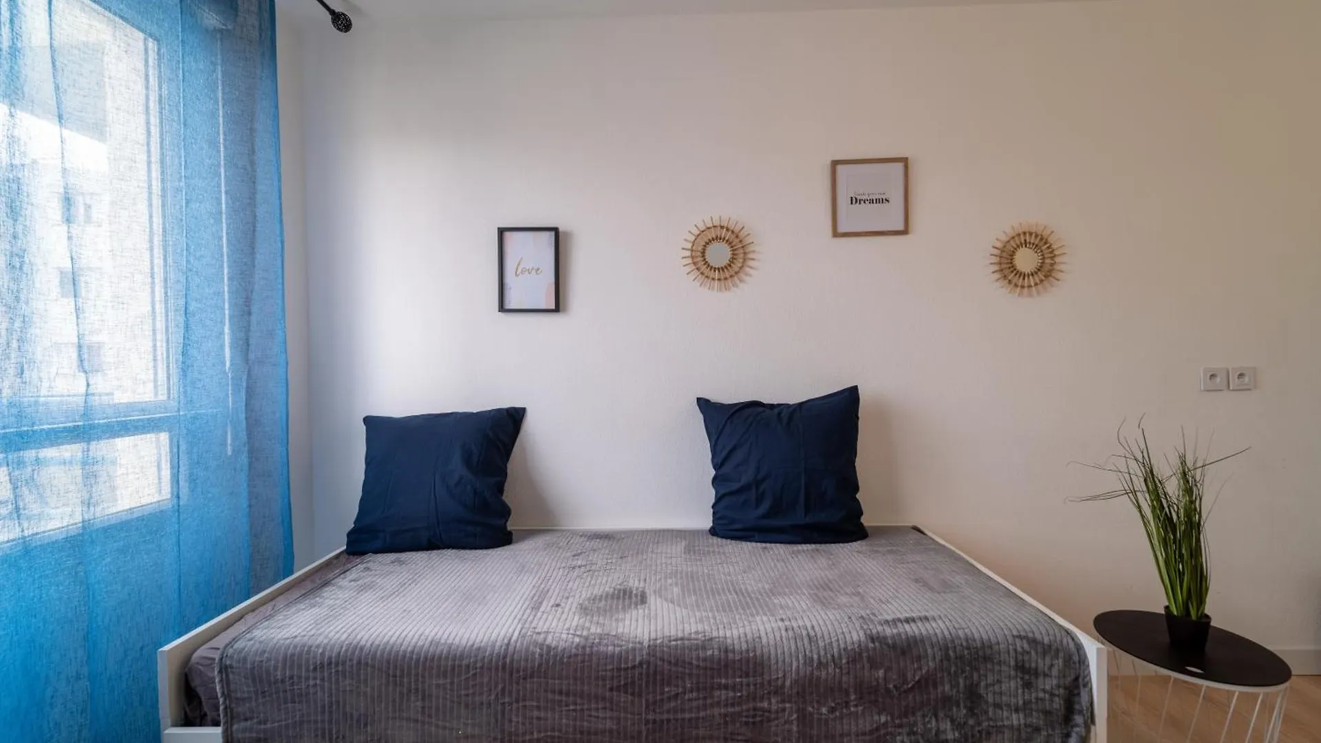 Appartement Tout Equipe A 6Min De St Charles Marseille 0*,  France